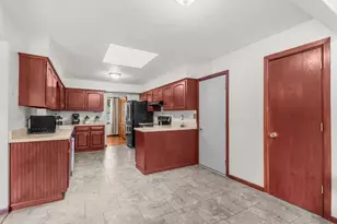 6426 Dandbridge Blvd, Rockford, IL 61103 - Photo 8