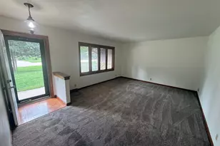 6194 Abington Dr, Rockford, IL 61109 - Photo 2