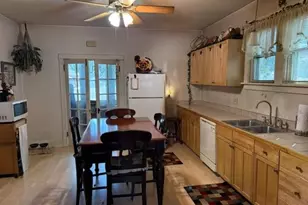 1328 Campbell Ave, Lasalle, IL 61301 - Photo 4