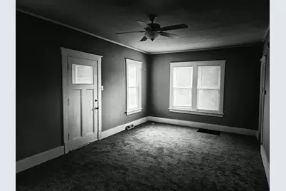 856 W American Street, Freeport, IL 61032 - Photo 14