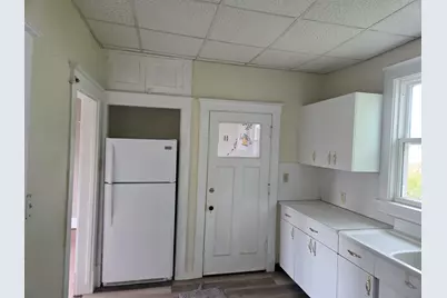 856 W American Street, Freeport, IL 61032 - Photo 12