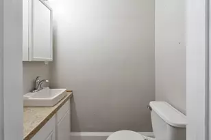 229 N Gardiner Ave, Rockford, IL 61107 - Photo 4