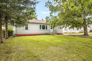 1007 E Hosmer St, Loves Park, IL 61111 - Photo 2