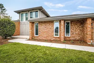 6022 Fireside Dr, Rockford, IL 61114 - Photo 2