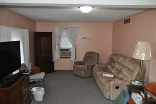 1319 E La Salle St, Freeport, IL 61032 - Photo 10