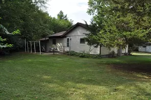 1319 E La Salle St, Freeport, IL 61032 - Photo 4