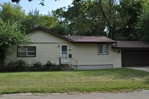 1319 E La Salle St, Freeport, IL 61032 - Photo 2