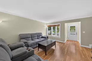 221 Julie Ln, Hampshire, IL 60140 - Photo 2