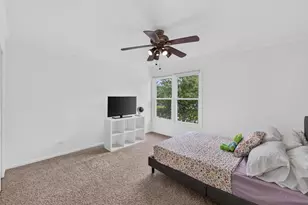 221 Julie Ln, Hampshire, IL 60140 - Photo 8