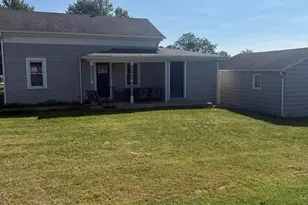240 E Blackhawk Dr, Byron, IL 61010 - Photo 4