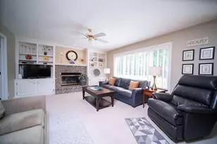 5421 Regents Park Rd, Rockford, IL 61107 - Photo 6