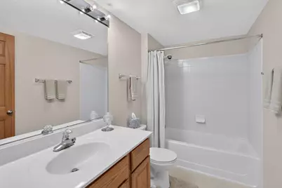 1970 Gary #B Court, Schaumburg, IL 60193 - Photo 24