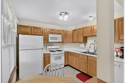 1970 Gary #B Court, Schaumburg, IL 60193 - Photo 10