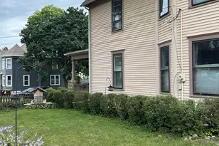 203 E Jefferson St, Freeport, IL 61032 - Photo 6
