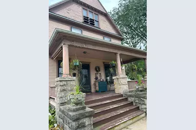 203 E Jefferson Street, Freeport, IL 61032 - Photo 2