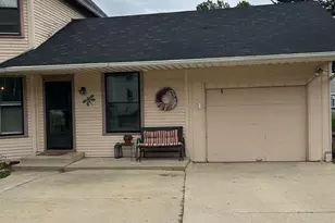 203 E Jefferson St, Freeport, IL 61032 - Photo 8