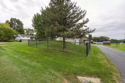 913 Arrowhead Drive, East Dubuque, IL 61025 - Photo 38