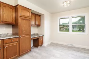 2411 Barton Blvd, Rockford, IL 61103 - Photo 12