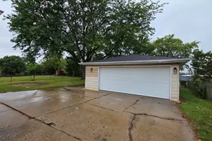 2905 Concordia Dr, Rockford, IL 61109 - Photo 2
