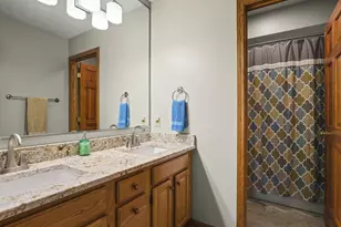 5323 Regents Park Rd, Rockford, IL 61107 - Photo 50