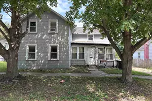 620 W Ringold St, Freeport, IL 61032 - Photo 1