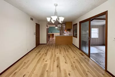 8482 North Creek Rd, Roscoe, IL 61073 - Photo 6