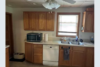 1119 S Maple Avenue, Freeport, IL 61032 - Photo 8