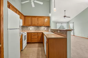 252 Lily Ln, Rockford, IL 61107 - Photo 18
