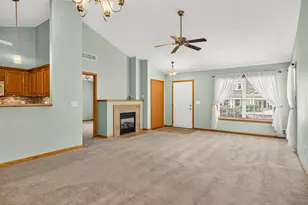252 Lily Ln, Rockford, IL 61107 - Photo 10