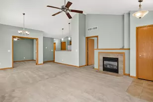 252 Lily Ln, Rockford, IL 61107 - Photo 12