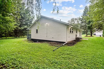112 SE Liverpool Drive, Poplar Grove, IL 61065 - Photo 34