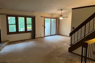 4645 High Point Dr, Rockford, IL 61114 - Photo 2