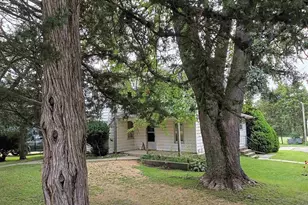 2628 W Florence, Freeport, IL 61032 - Photo 1