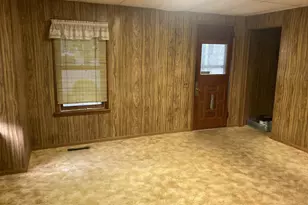 2628 W Florence, Freeport, IL 61032 - Photo 6