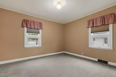 345 Pennsylvania Avenue, Loves Park, IL 61111 - Photo 10