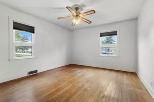 345 Pennsylvania Ave, Loves Park, IL 61111 - Photo 8