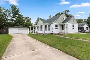 345 Pennsylvania Ave, Loves Park, IL 61111 - Photo 2