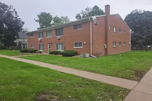 124 N Whistler Ave, Freeport, IL 61032 - Photo 1