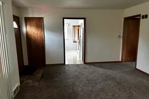 836 W Empire St, Freeport, IL 61032 - Photo 8