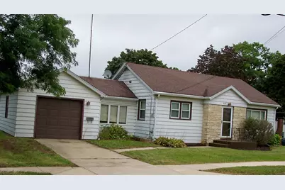 836 W Empire Street, Freeport, IL 61032 - Photo 1