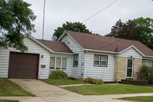 836 W Empire St, Freeport, IL 61032 - Photo 1