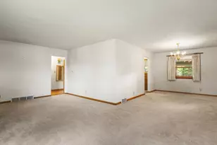 611 E 6th St, Belvidere, IL 61008 - Photo 12