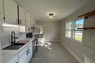 5502 Hollis Ave, Loves Park, IL 61111 - Photo 8