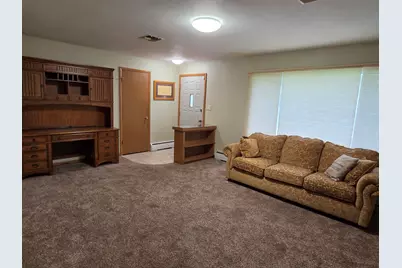 1233 W Logan, Freeport, IL 61032 - Photo 8