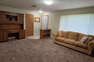 1233 W Logan, Freeport, IL 61032 - Photo 8