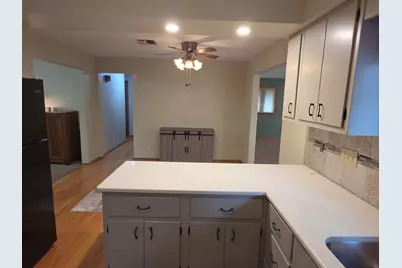 1233 W Logan, Freeport, IL 61032 - Photo 10