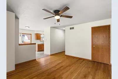 610 Sydney Avenue, Loves Park, IL 61111 - Photo 6