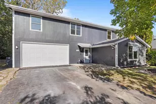 1131 NW Candlewick Dr, Poplar Grove, IL 61065 - Photo 1