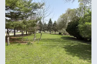 Xxx N Brewster Avenue, Freeport, IL 61032 - Photo 1