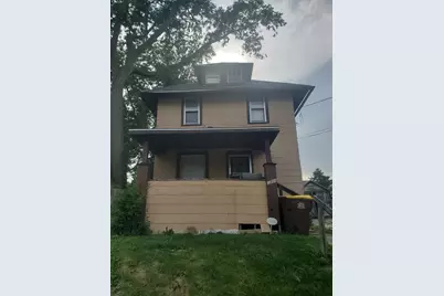 1208 S Fruit Avenue, Freeport, IL 61032 - Photo 1